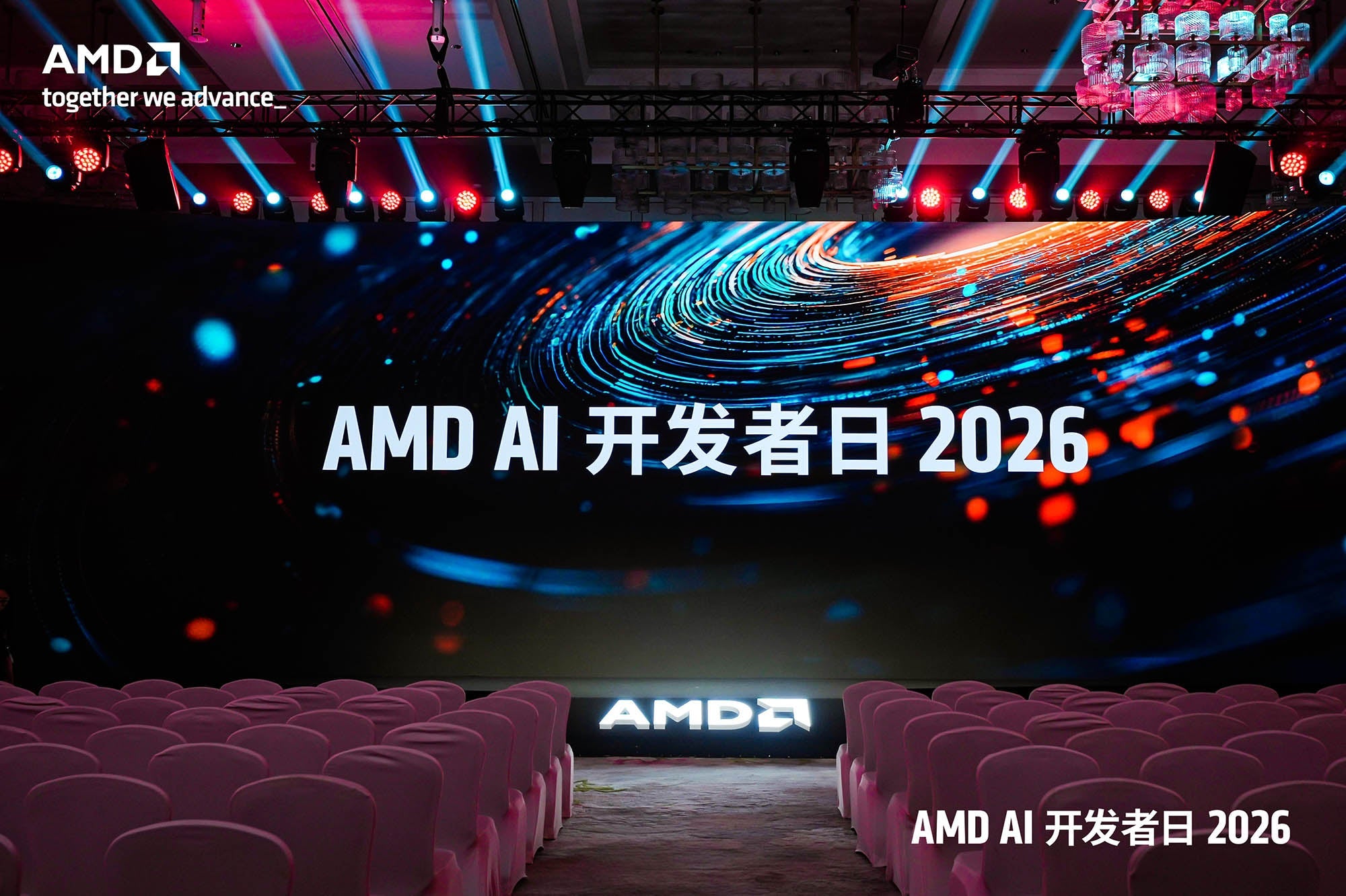 Lisa Su's Signature! GMKtec EVO-X2/X3 Shine at AMD AI DevDay